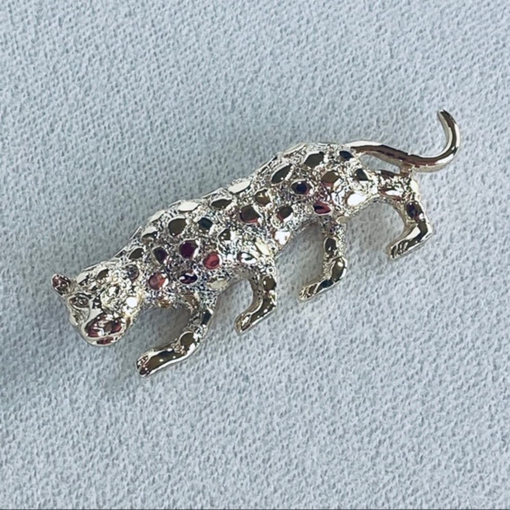 Gerry’s Vintage Leopard Gold Brooch Pin - Picture 2 of 7